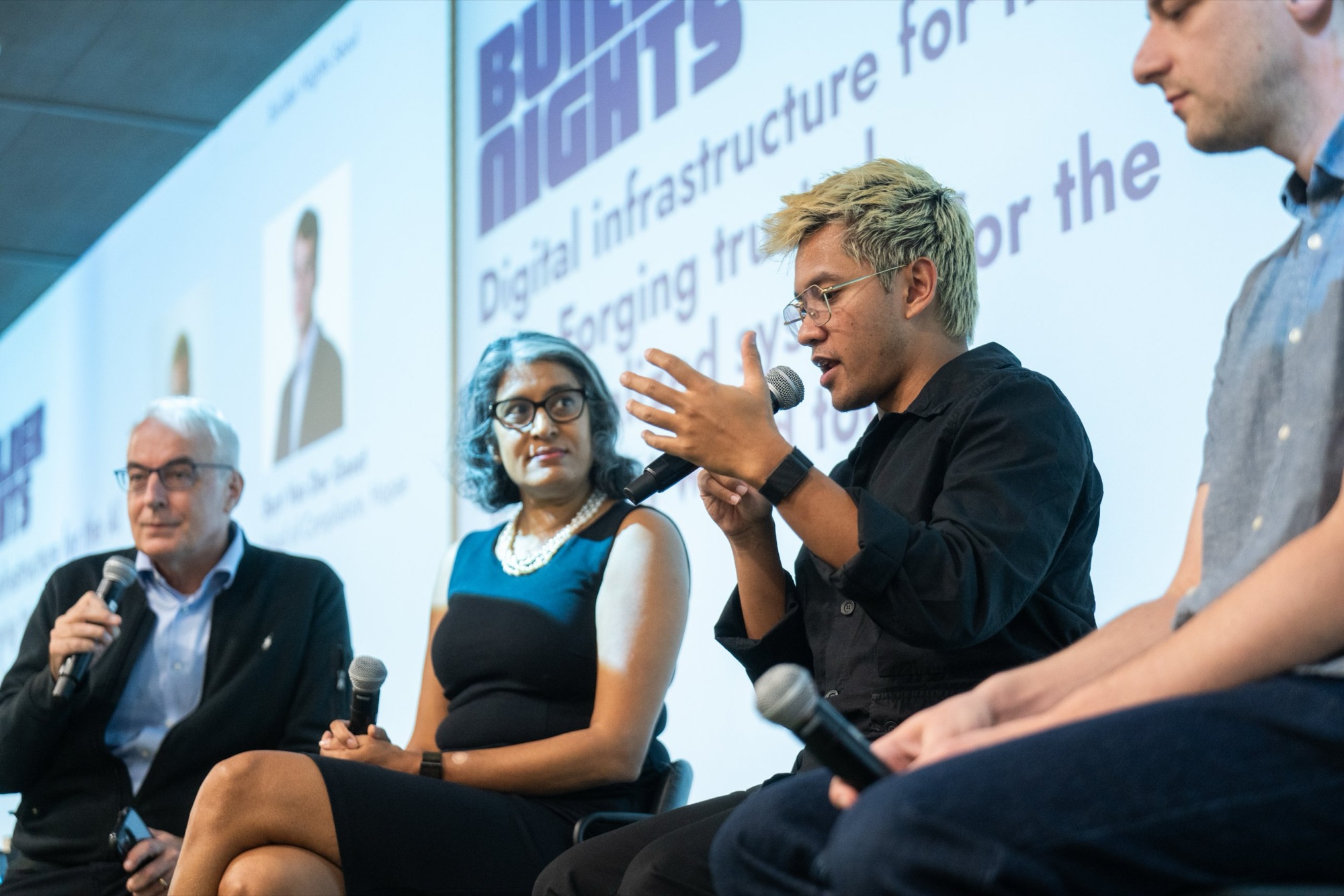 The second panel at Builder Nights Seoul, with Julian Gordon, Sheila Warren, Art Abal and Bart Van Der Geest